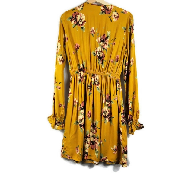 SOLD 07.19.2020 xhilaration long sleeve dress - Picture 2 of 5